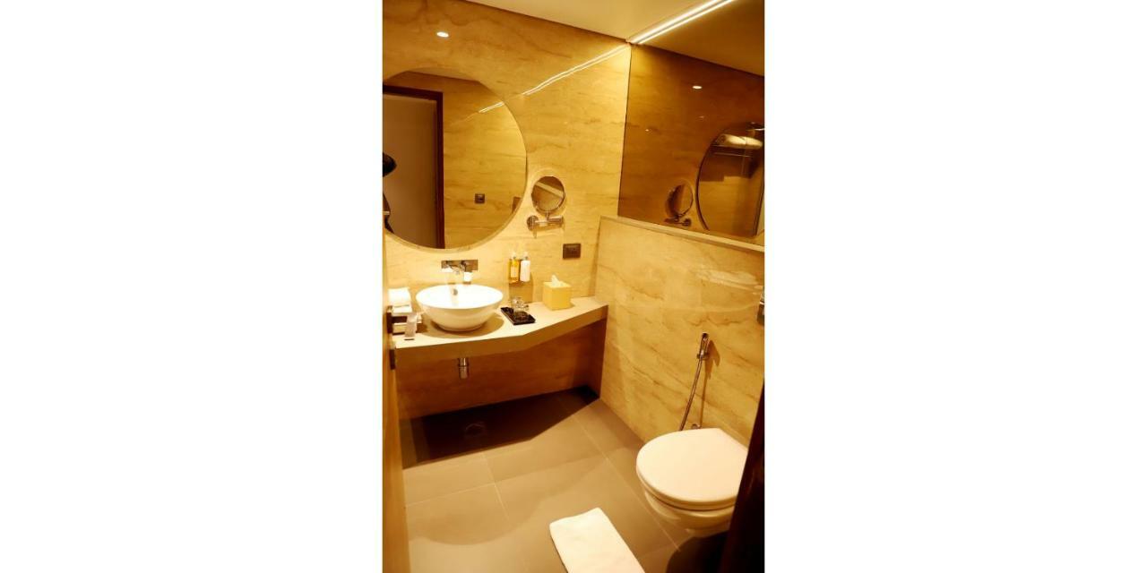 Nemesia City Center - Gurugram, Sector 29 Gurgaon Dış mekan fotoğraf
